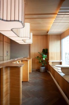 Innenraum des Café Lalere